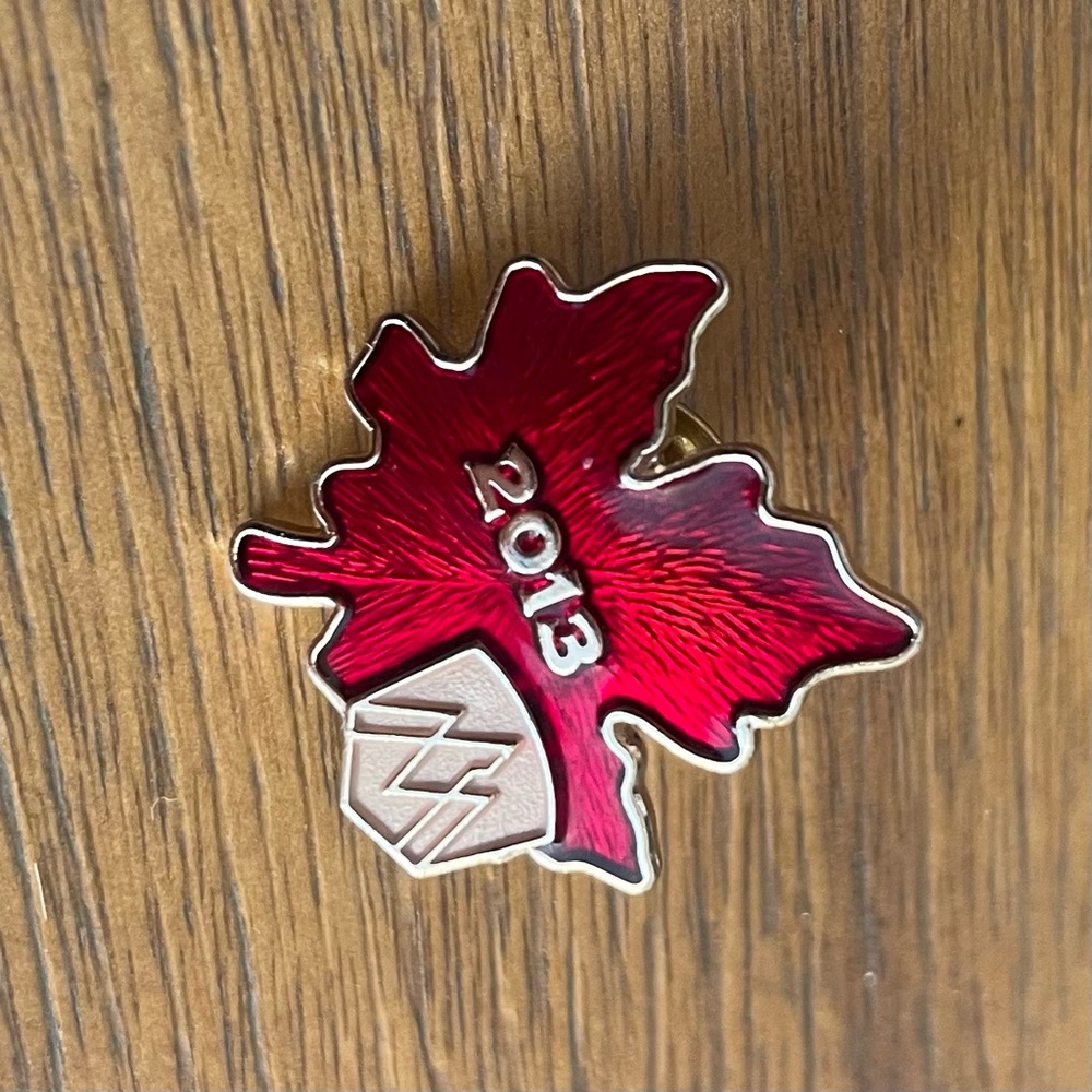 CANADA MAPLE LEAF Red Enamel Lapel Pin, Tie Tack, 2013